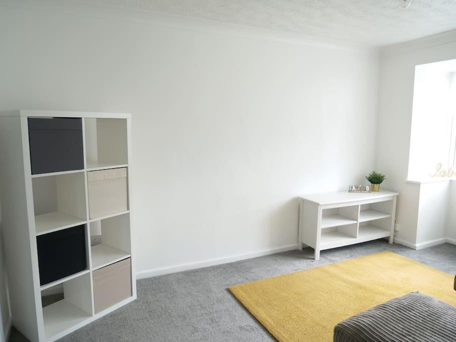 Cosy Four Bed Property With En-Suite Near To Nec Birmingham Airport And The City ภายนอก รูปภาพ