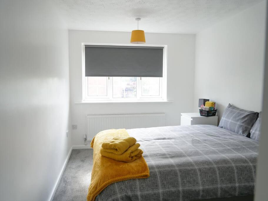 Cosy Four Bed Property With En-Suite Near To Nec Birmingham Airport And The City ภายนอก รูปภาพ